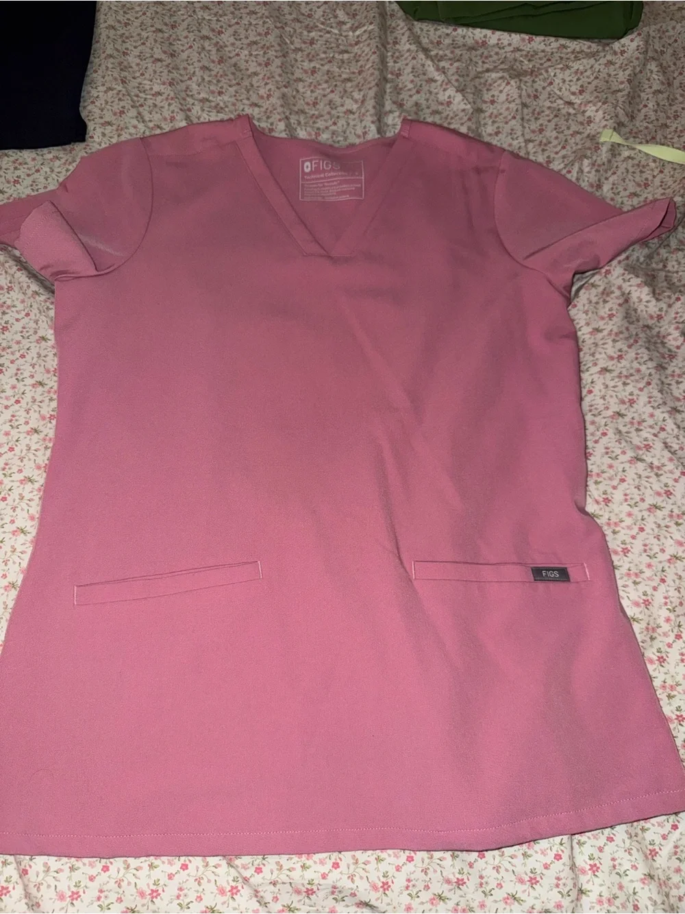 Figs Chalk Pink Scrub Set - Picture 2 of 8